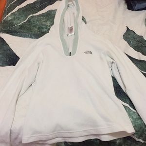 White NorthFace pull over fleece